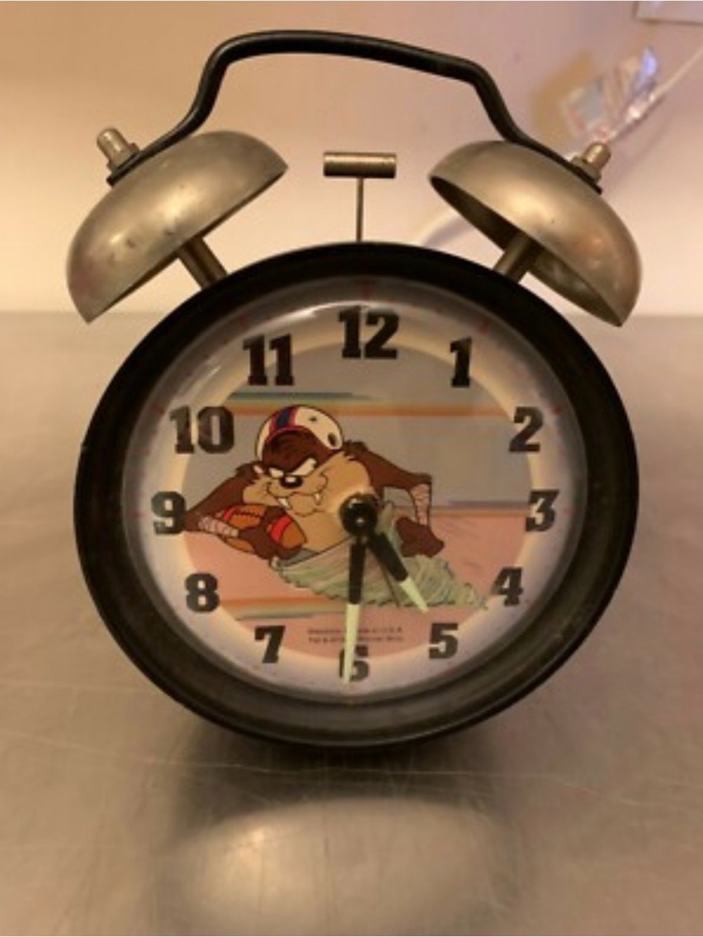 Looney Tunes '94 Tasmanian Devil Mechanical Wind Up Alarm Clock with Twin Bells